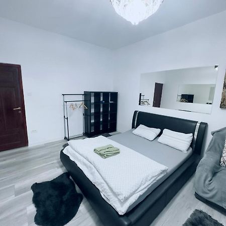 Piata Libertatii Apartament 1 Room 티미쇼아라 외부 사진